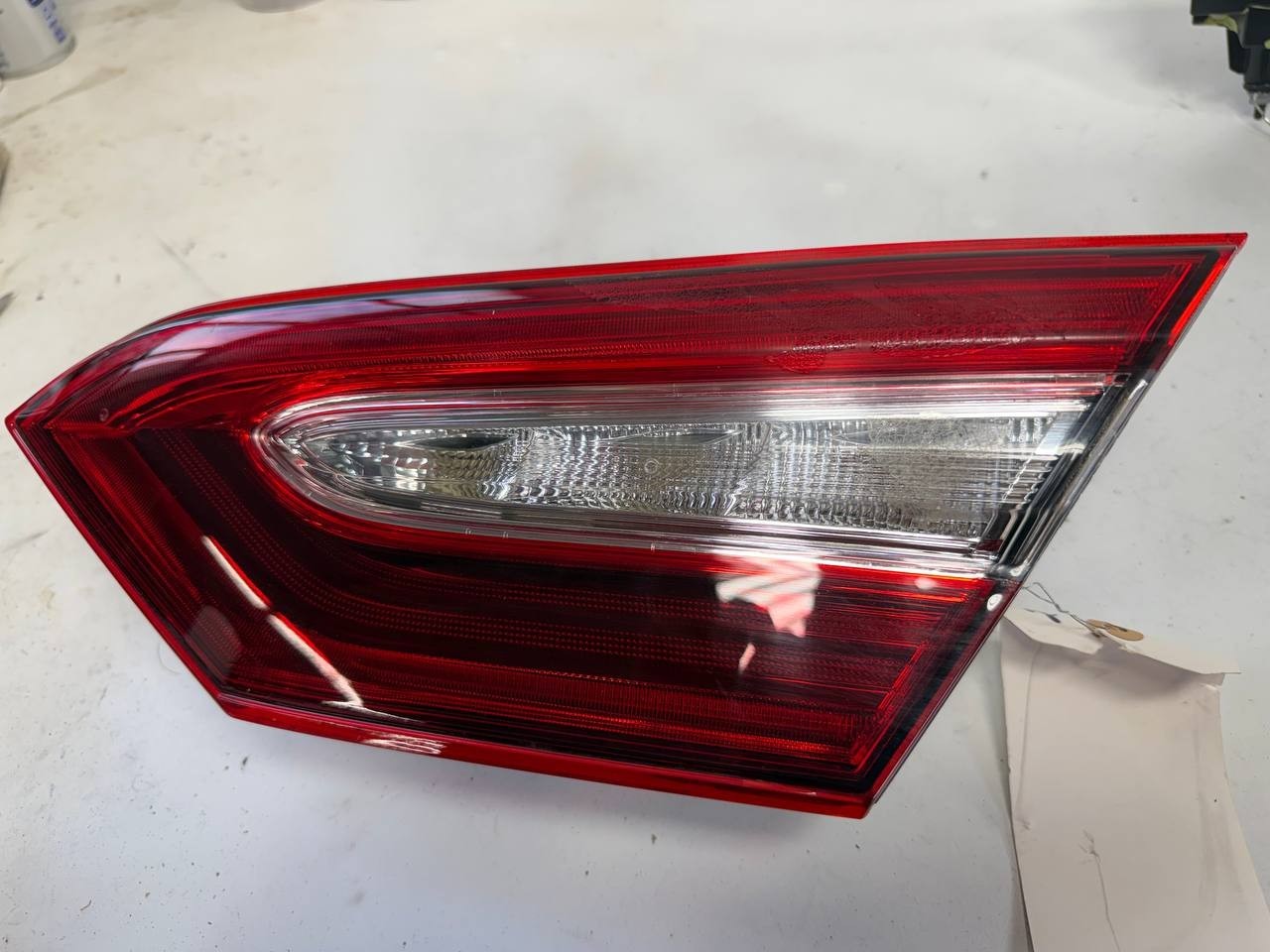 2019 Toyota Camry Right Rear Tail Light Lamp OEM Used