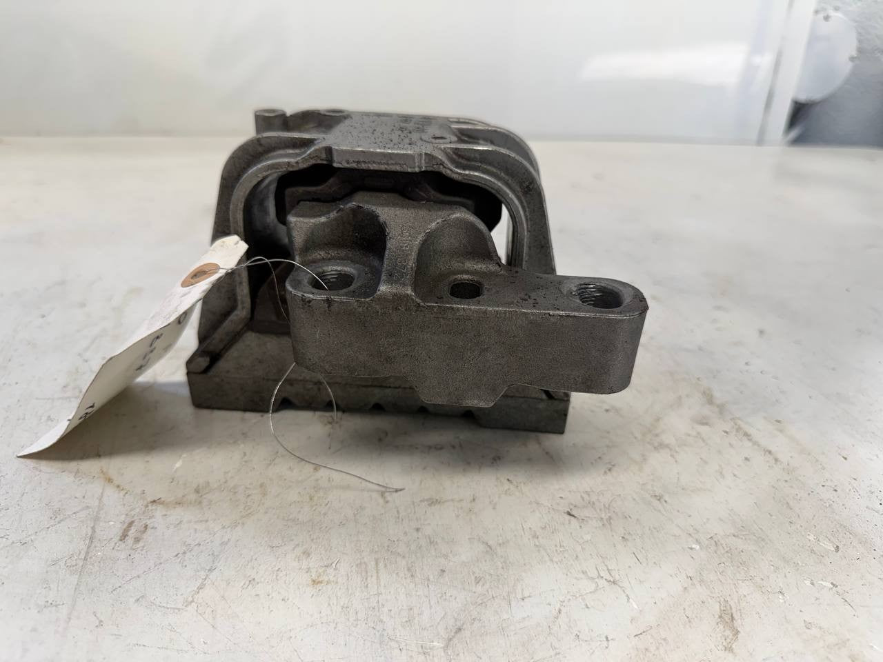 Volkswagen Passat 2020 Engine Motor Mount 1K0199262 OEM Used