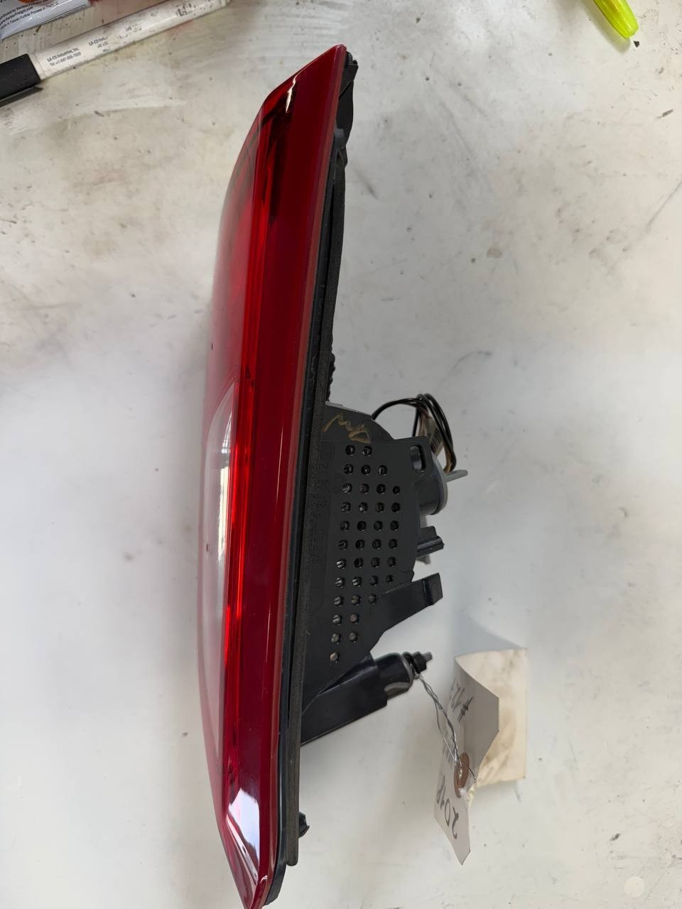 2018 Chevrolet Malibu Left Rear Tail Light Lamp 84130996 OEM Used