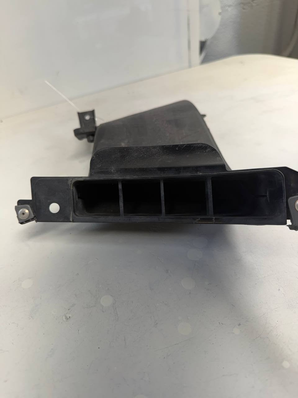 2017 Hyundai Elantra Front Bumper Air Duct Right RH 86568-F2000 OEM Used
