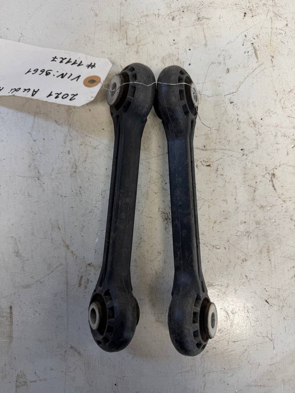Audi A6 2021 Front Stabilizer Sway Bar End Link 8K0-411-317D OEM Used