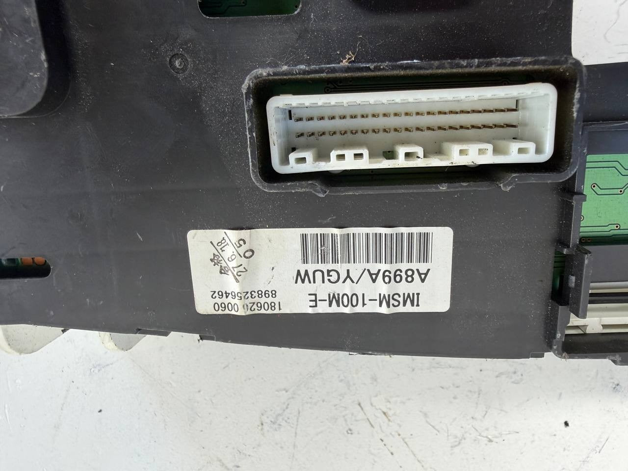 Isuzu NPR Instrument Cluster Speedometer 8983256462 Used OEM