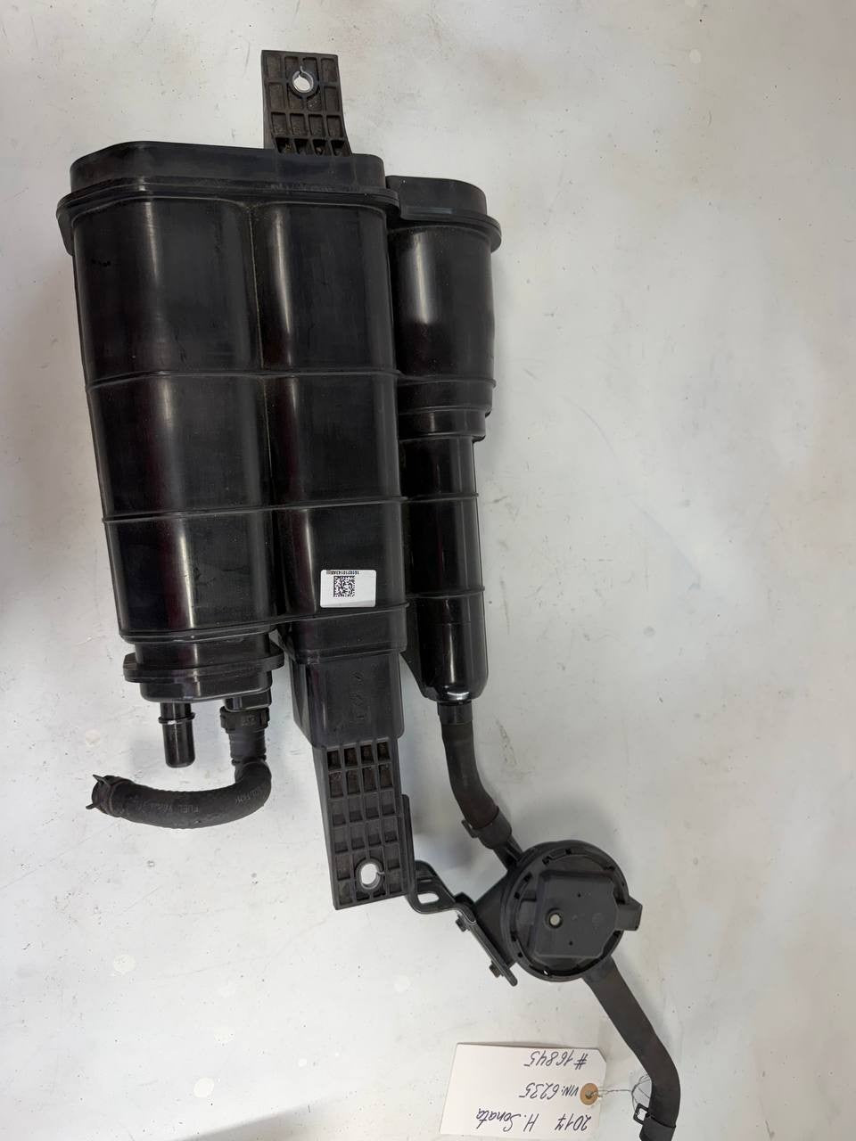 2016-19 Hyundai Sonata Hybrid EVAP Charcoal Canister Vapor Assembly 31420-E6500