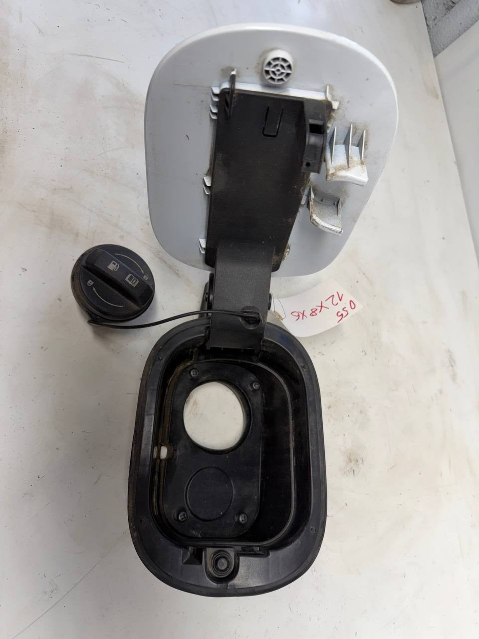 2020 Hyundai Tucson Fuel Gas Tank Door Cover Lid OEM Used