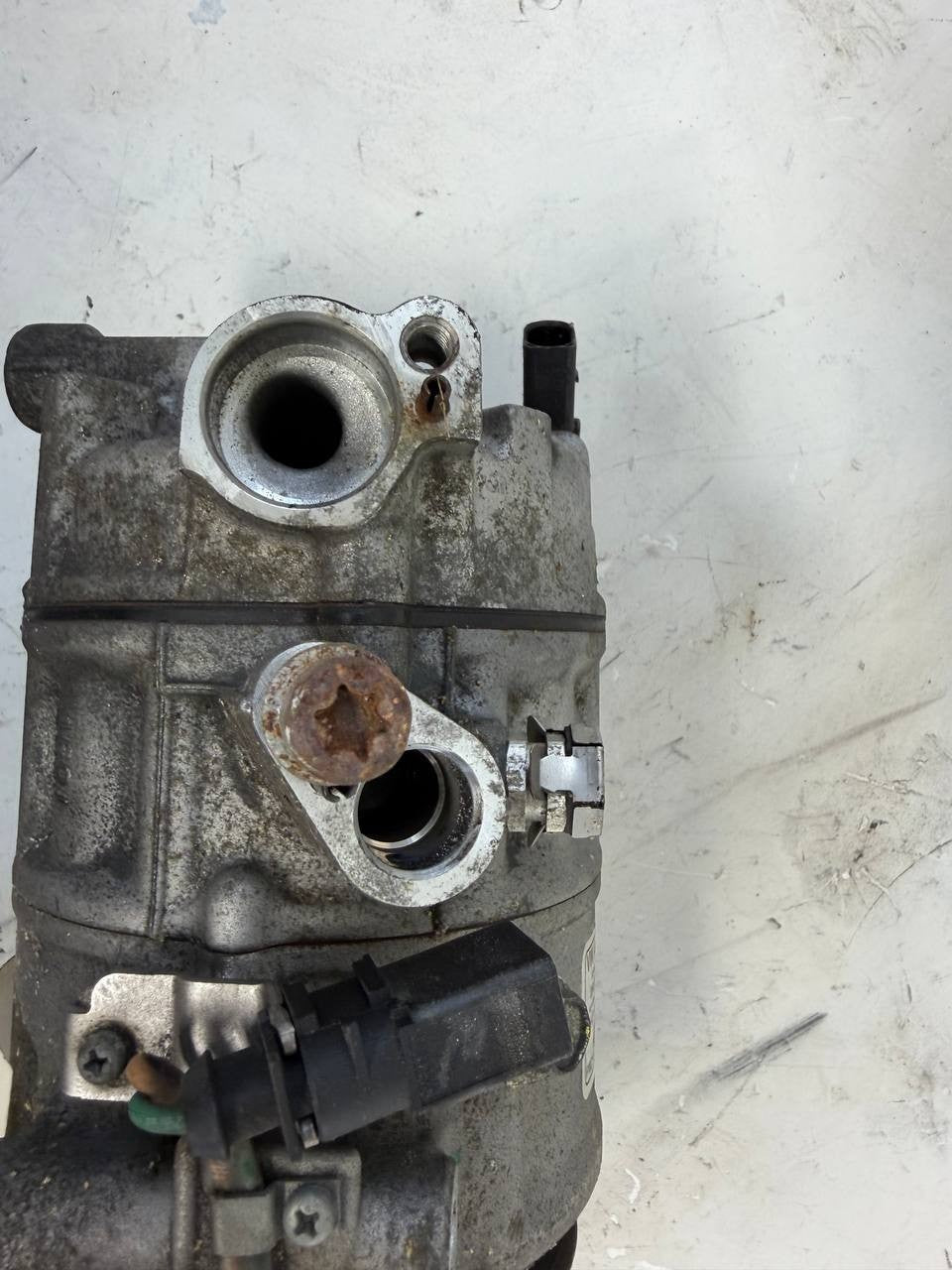 2016 Volkswagen Passat A/C Air Conditioning Compressor P1KO820808H OEM Used