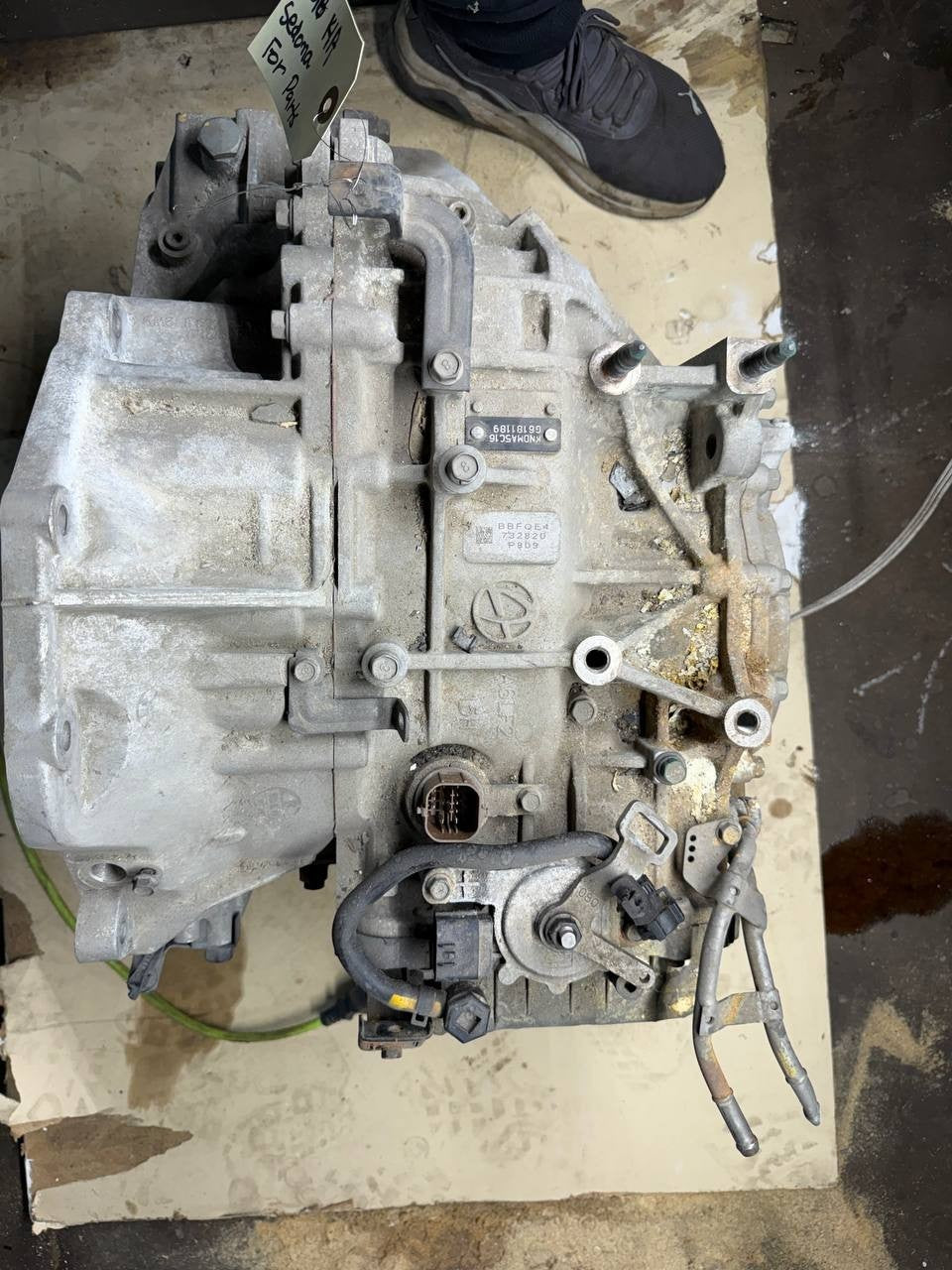 2016 Kia Sedona Automatic Transmission Assembly OEM Used - parts only
