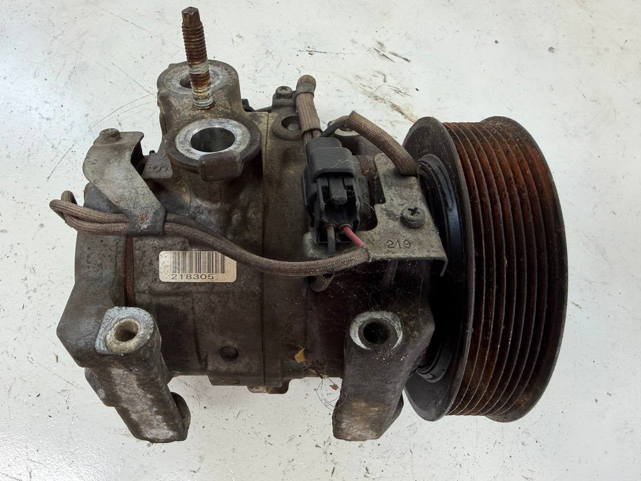 2015 Freightliner A/C Compressor 22-65770-000 OEM Used
