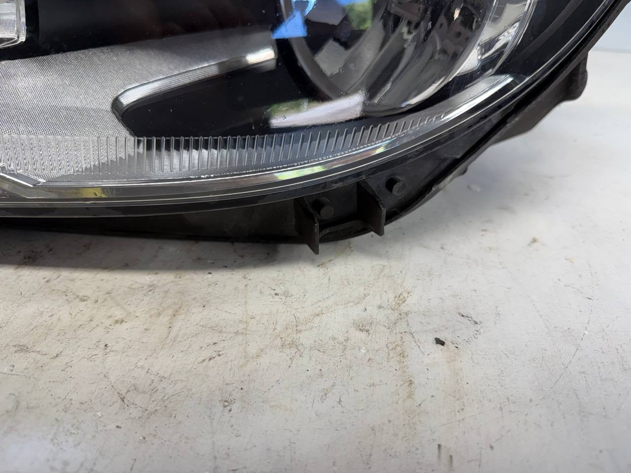 2015 VW Tiguan Left Driver Side Headlight Headlamp Assembly OEM LH Used
