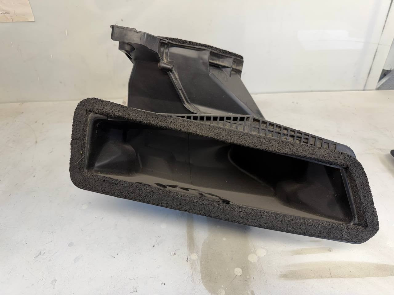 2022 Hino L6 Outside Air Intake HVAC Cover 87211-EW010-2 OEM Used