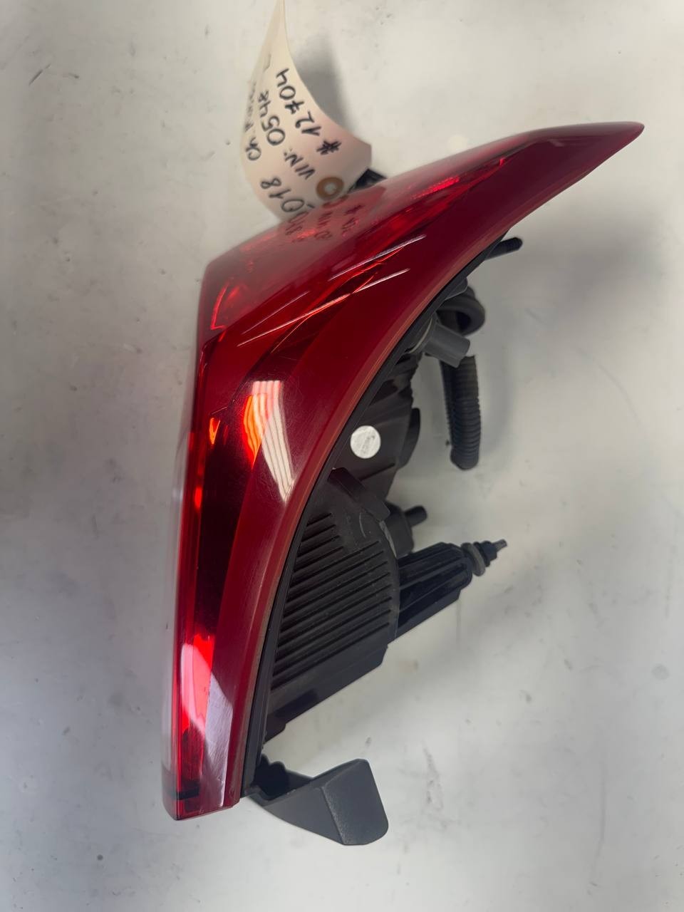 2018 Chevrolet Malibu Rear Left Tail Light Lamp 84132376 OEM Used