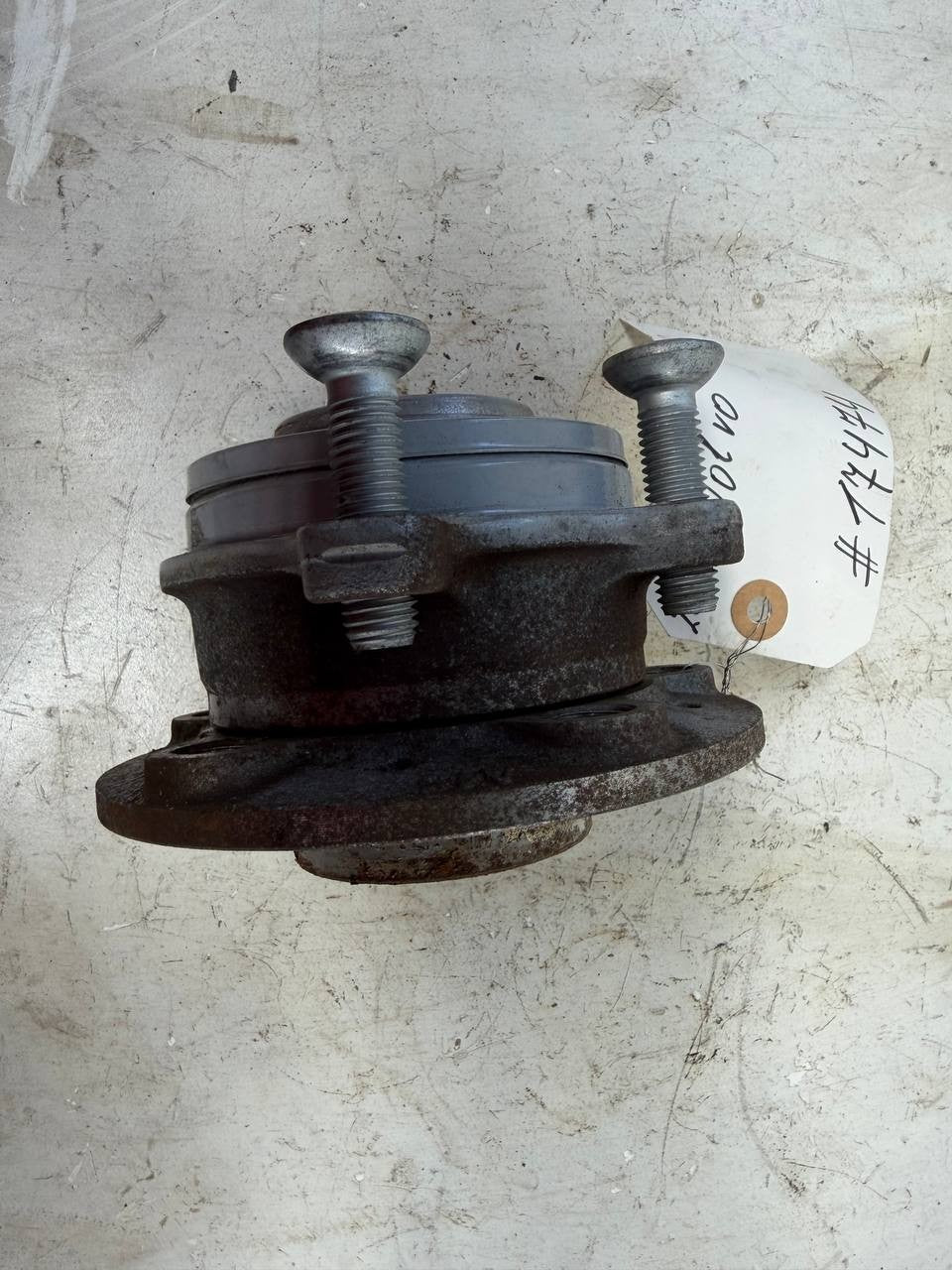 2022 Volvo S90 Wheel Hub Bearing Assembly OEM Used