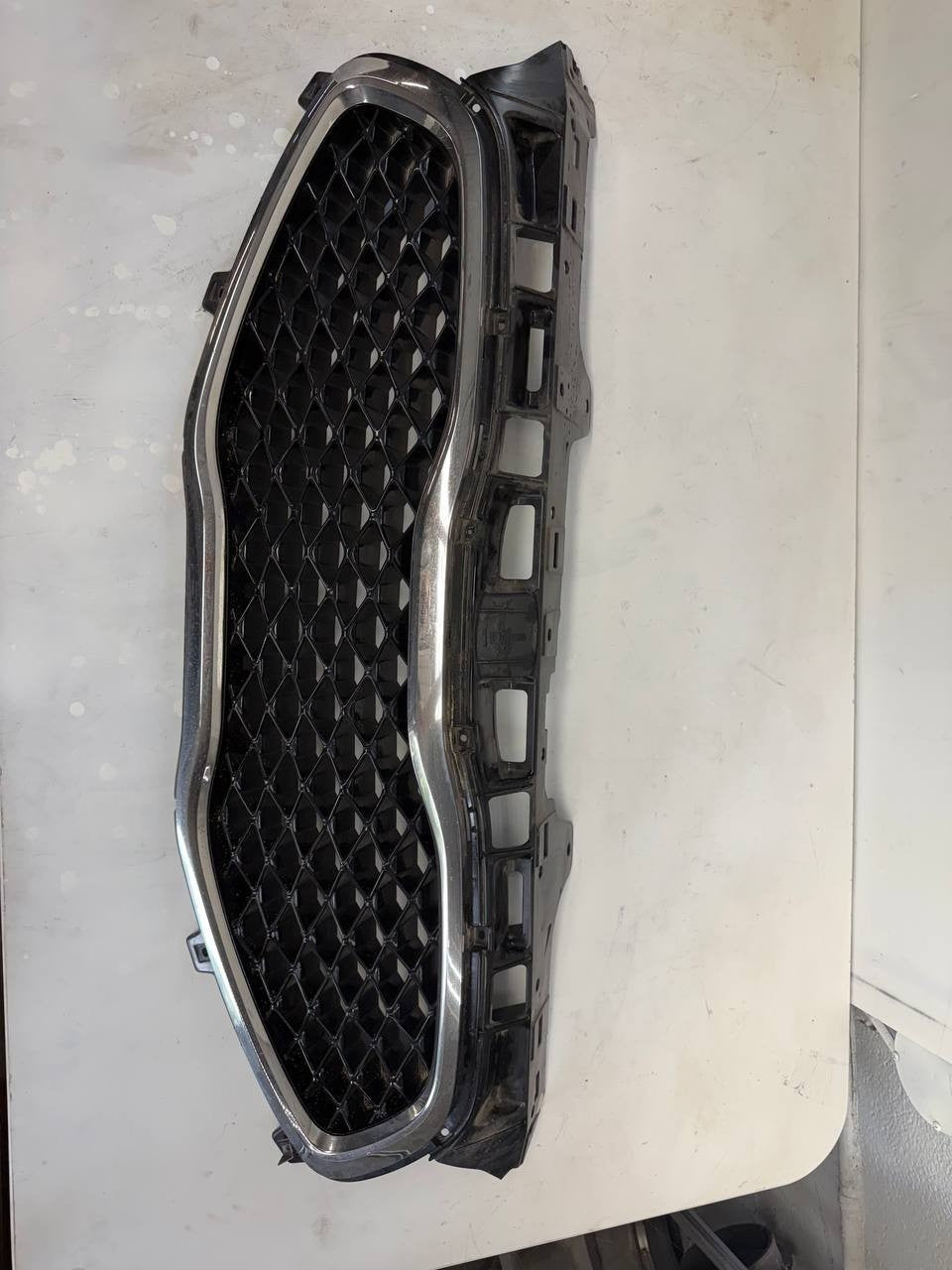 2015 Kia Cadenza Front Grille 86350-3R600 OEM Used