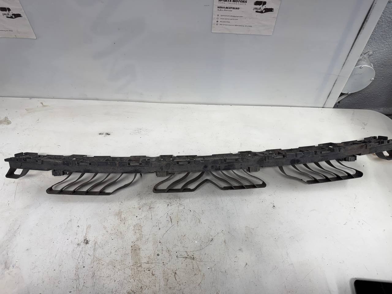 2020 VW Passat Rear Bumper Center Support 561-807-863-B OEM Used