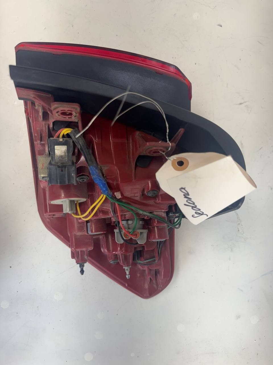 2015 Kia Sedona Left Rear Tail Light Lamp OEM Used
