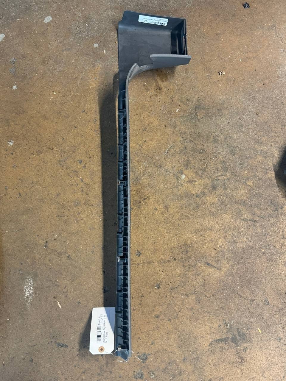 International Right Hand Cab Scuff Plate Door Sill Trim RH 3544790C5 OEM Used