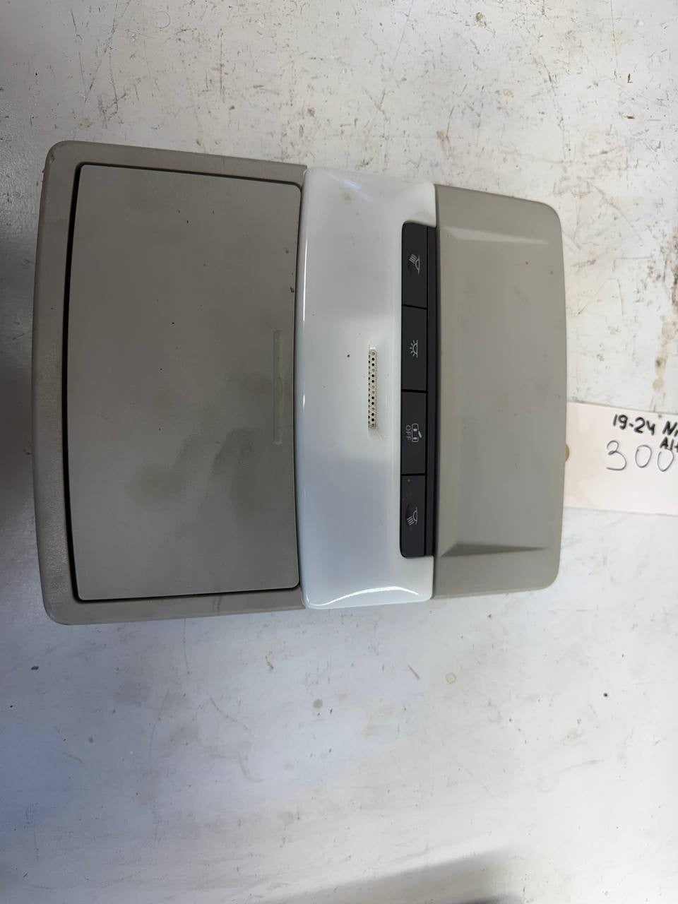 2019-2024 Nissan Altima Overhead Console Dome Light Sunglasses Holder OEM Used