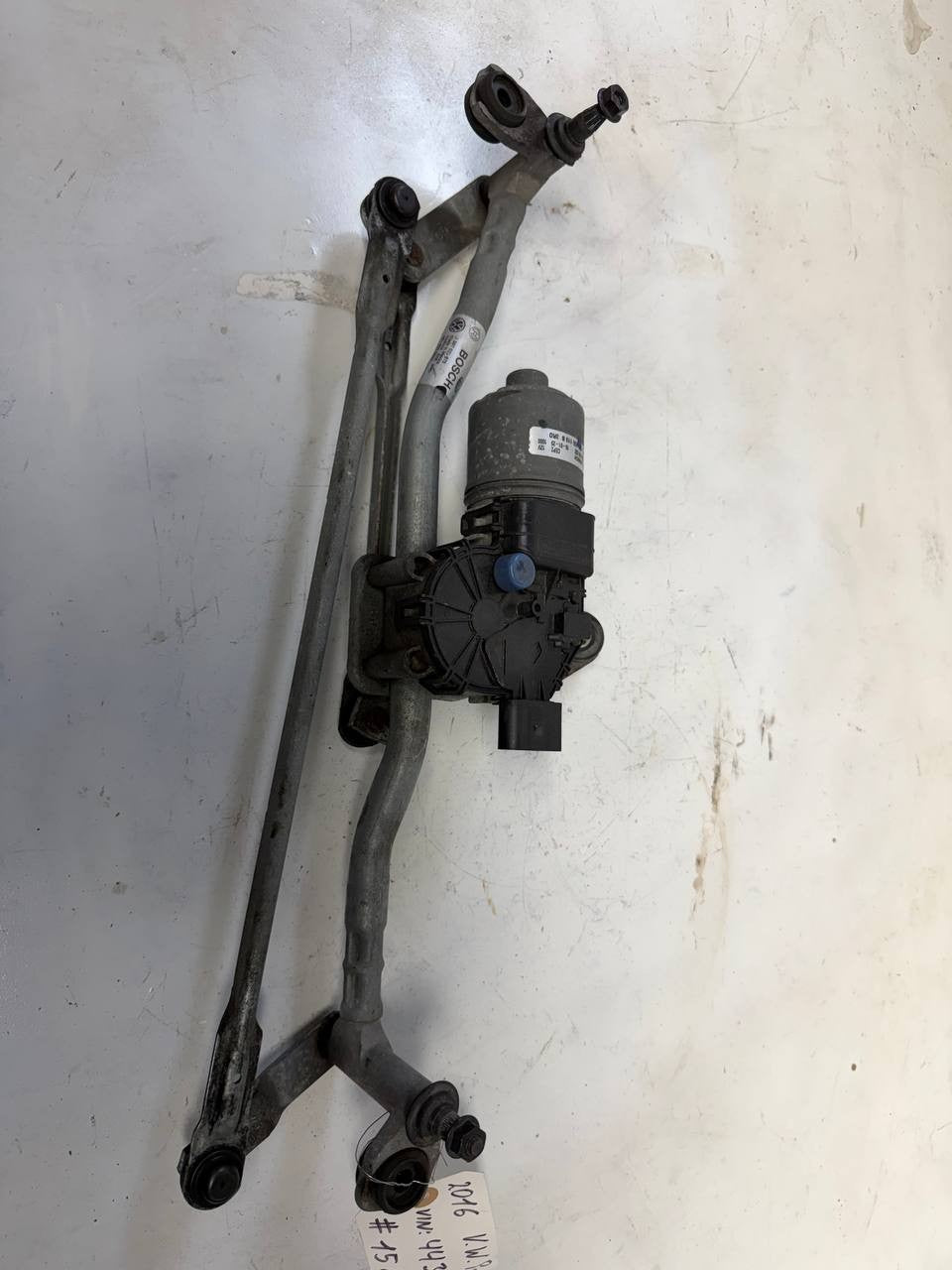 2016 VW Passat Windshield Wiper Linkage 3397021375 OEM Used