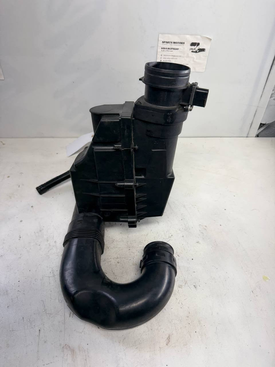 Volkswagen Tiguan 2015 Air Intake Air Filter Box Housing Assembly 1K0129607AG