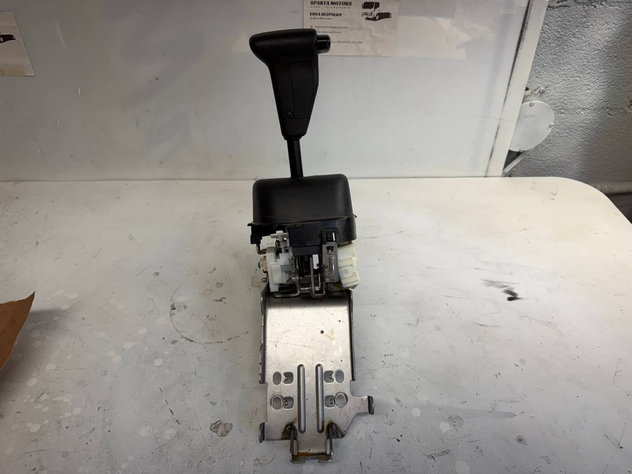 Isuzu NPR Gear Shift Lever Assembly OEM