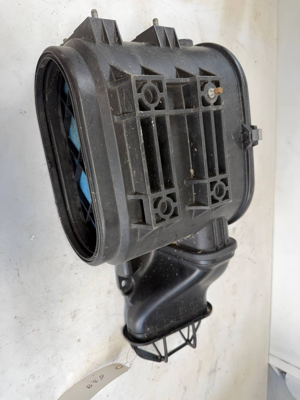 Hino 155 195 Air Filter Housing Air Cleaner Assembly OEM Used