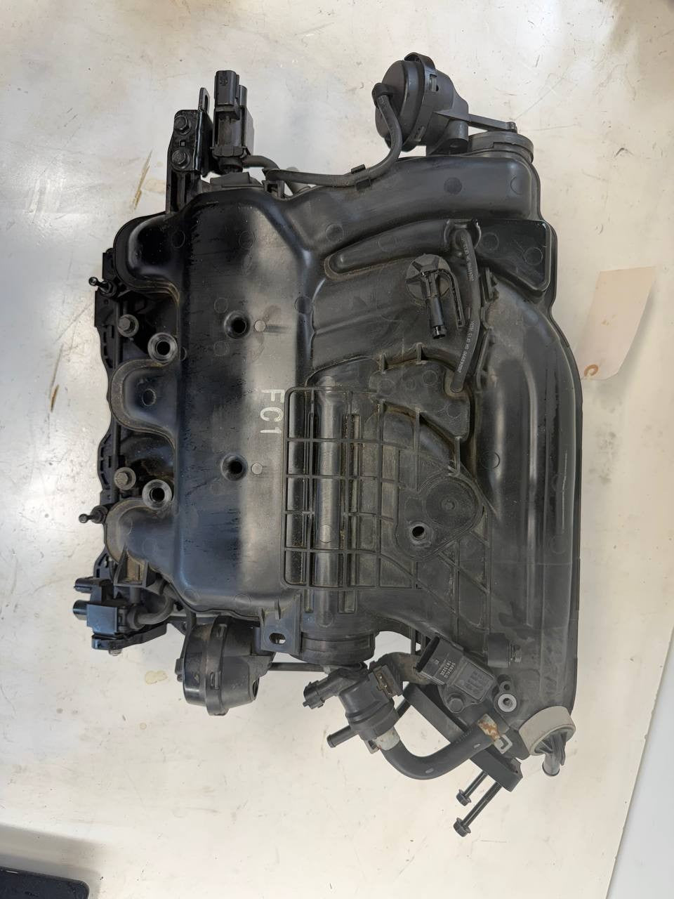 2016 Kia Sedona Intake Manifold 29200-3CFC1 OEM Used