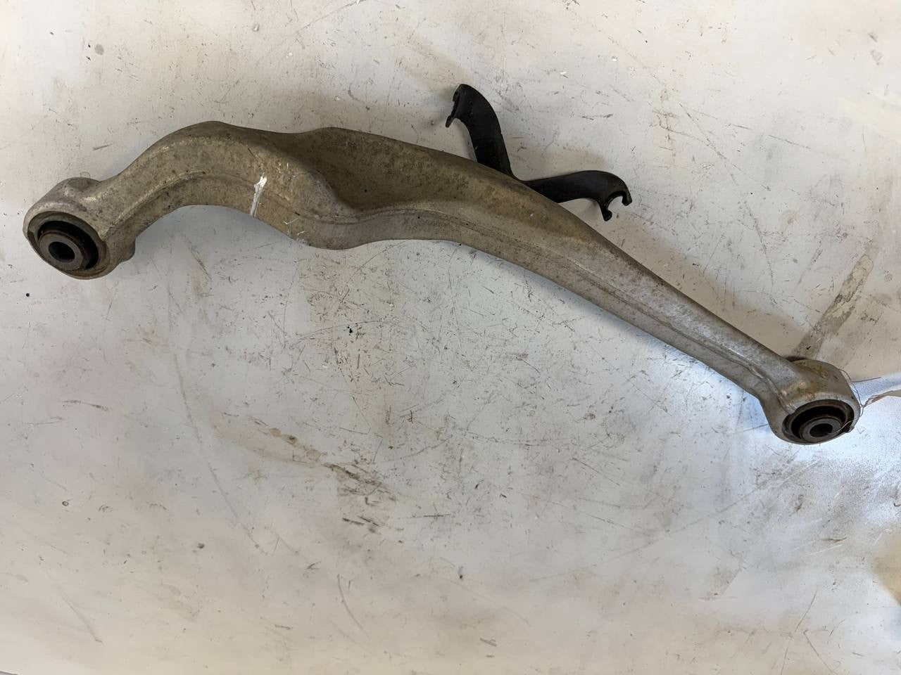 2019 Nissan Rogue Rear Right Control Arm OEM Used