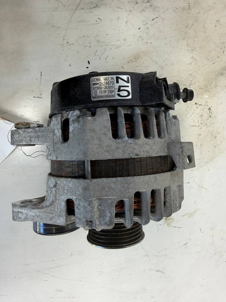 2020 Hyundai Tucson Alternator Generator 373002E820 OEM Used