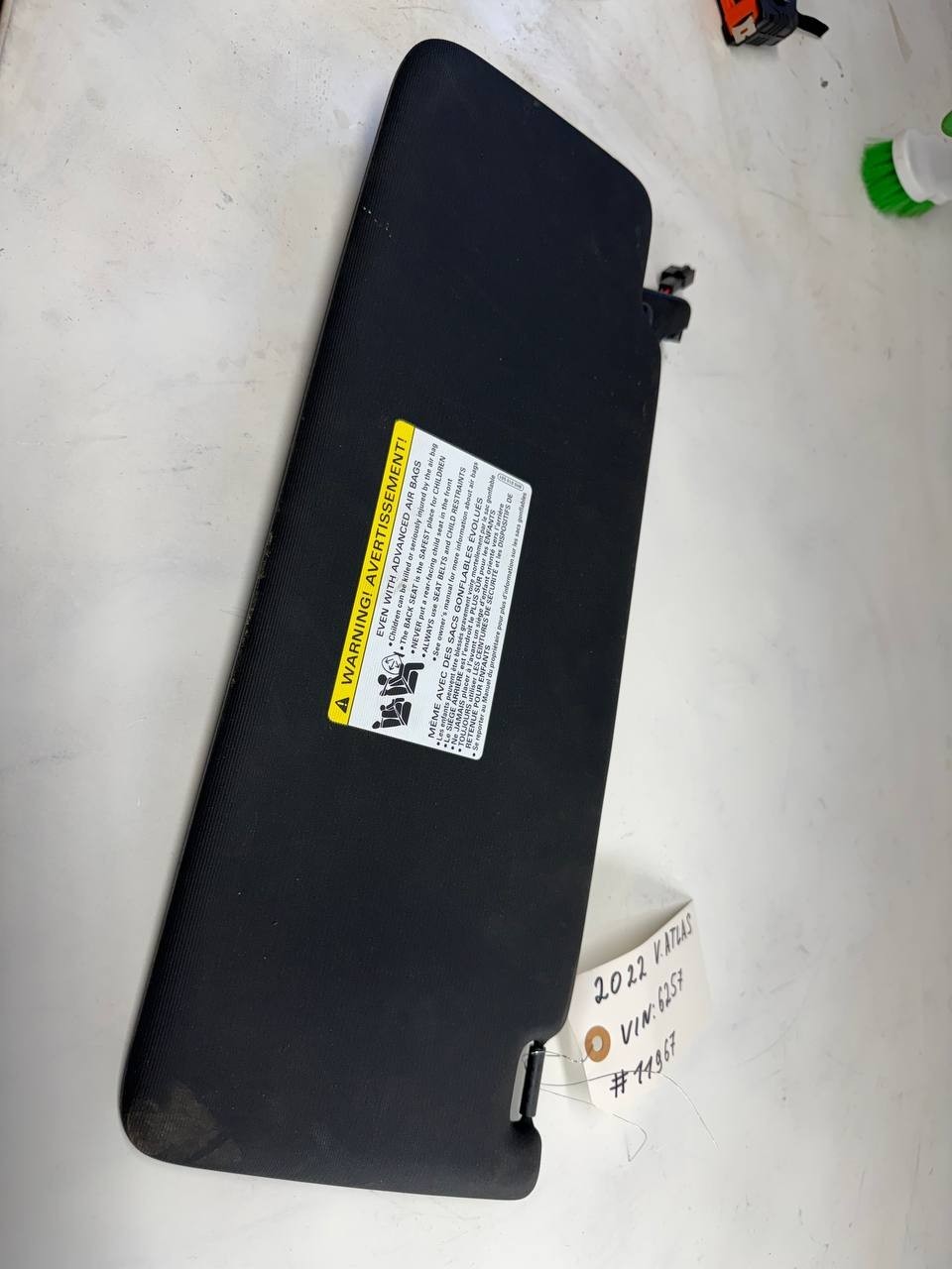 Volkswagen Atlas 2022 Passenger Right Sun Visor RH 3CN857552E3H8 OEM Used