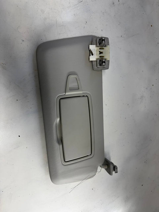 2018 Infinity qx-30 Passenger Right Sun Visor RH OEM Used