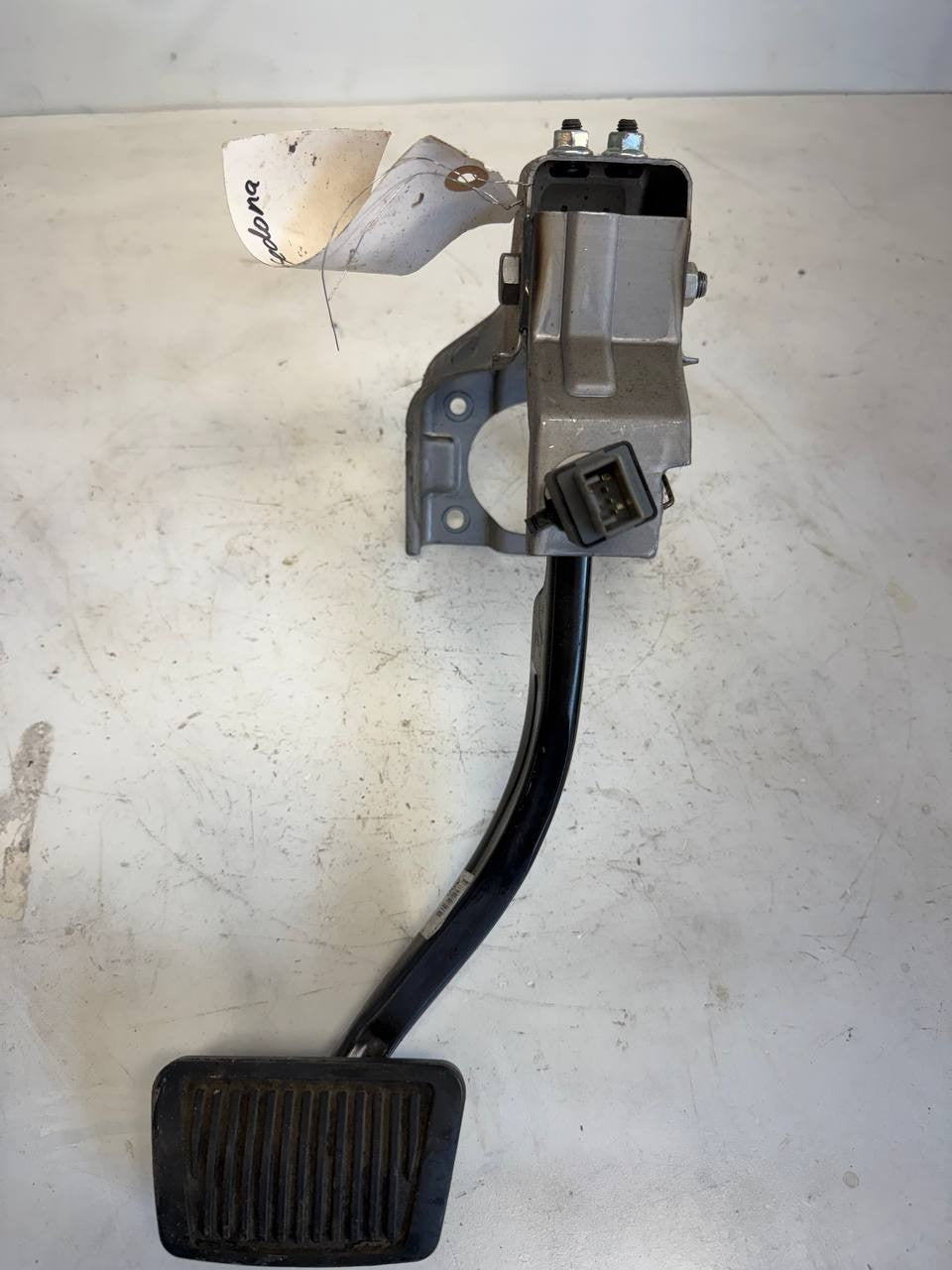 2015 Kia Sedona Brake Pedal Assembly OEM Used