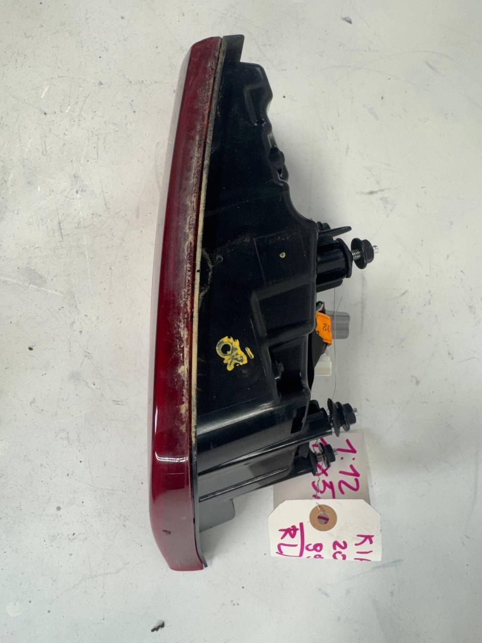 2017 Kia Cadenza Right Rear Tail Light Lamp RR OEM Used