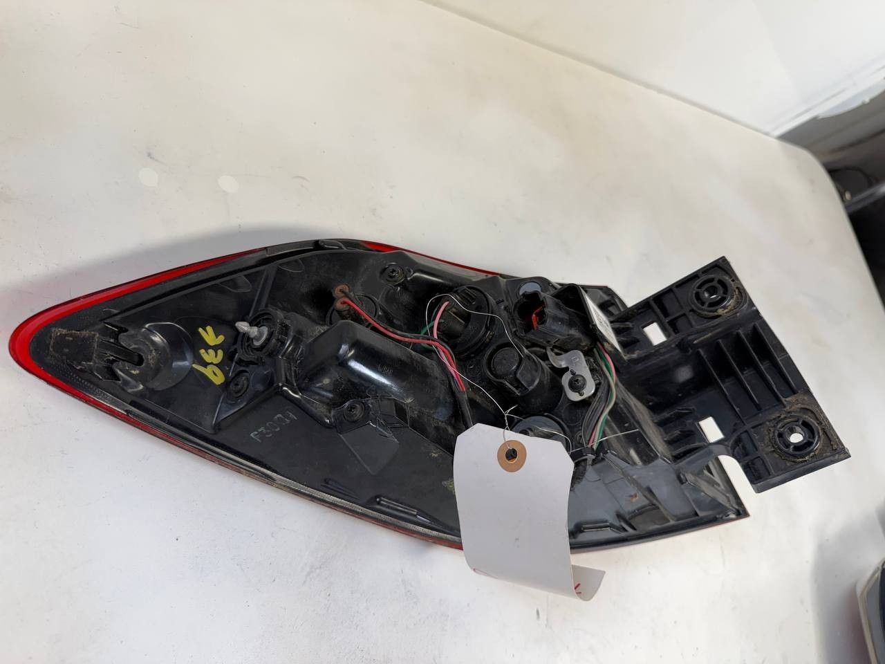 2020 Hyundai Tucson Right Outer Rear Tail Light Lamp 92402D3550 OEM Used