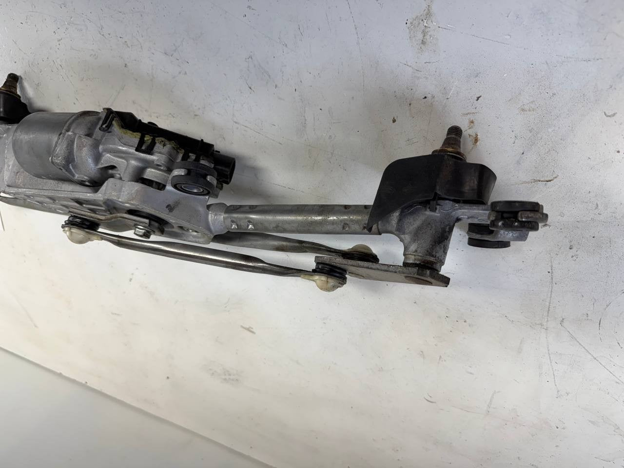 2012 Mazda CX9 Windshield Wiper Linkage OEM Used