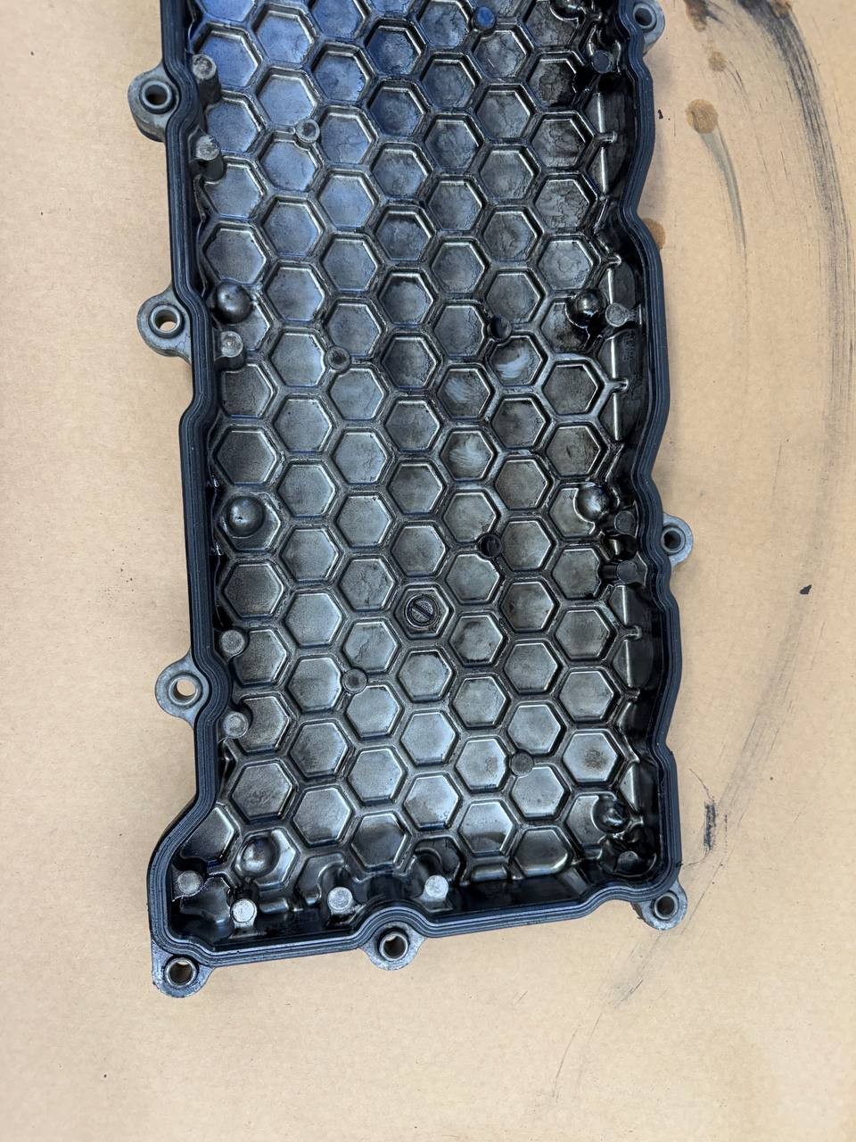 2016 Isuzu Engine Valve Cover 8983080580 OEM
