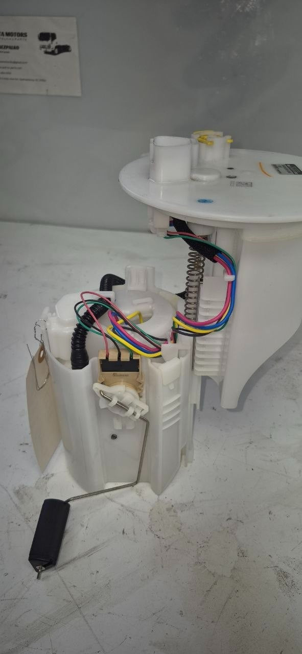 Fuel Pump Assy 16 Gallon Tank 77020-06520 Toyota Camry 2.5L
