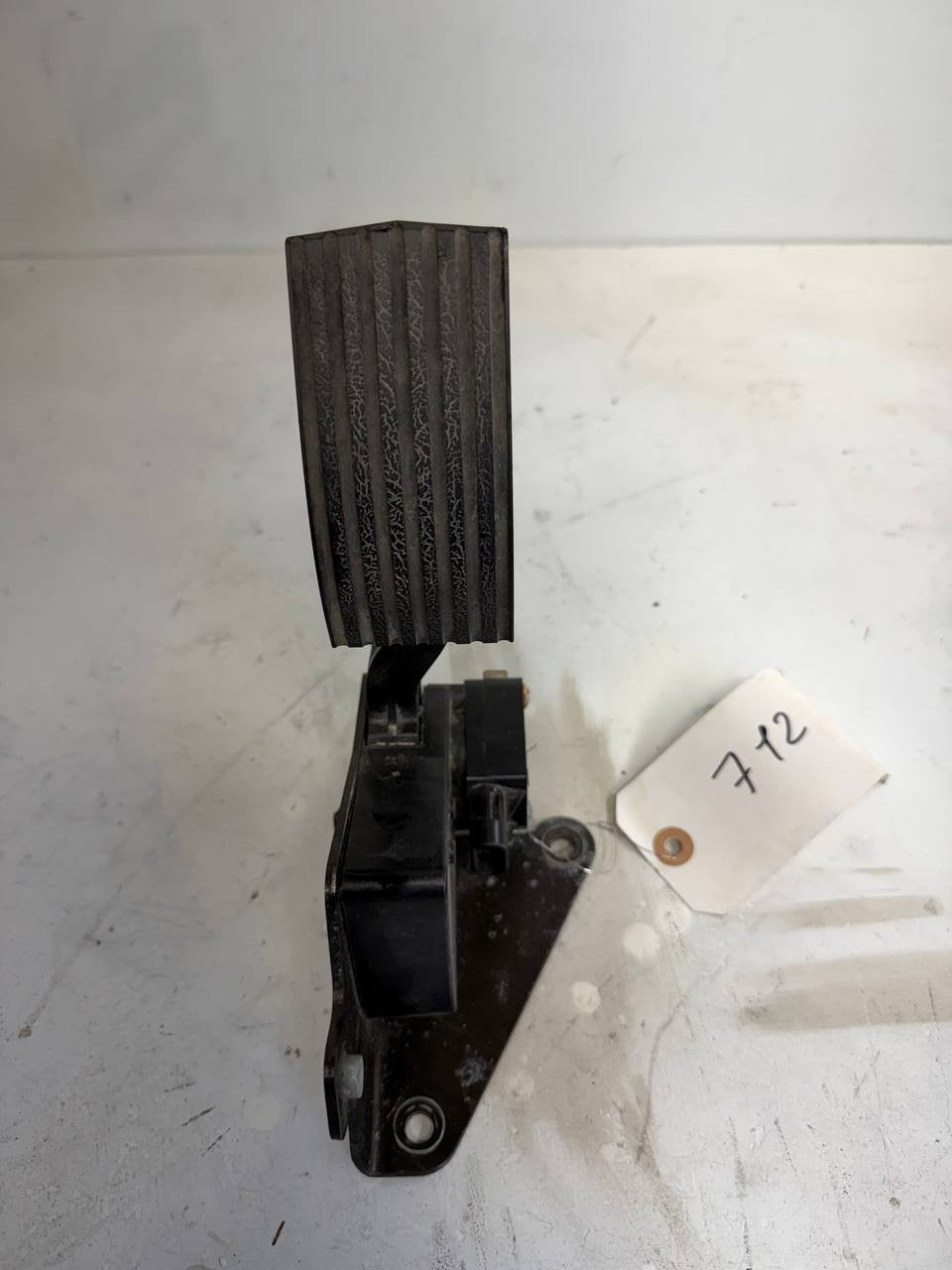 International Accelerator Gas Pedal Assembly 5020074 OEM Used