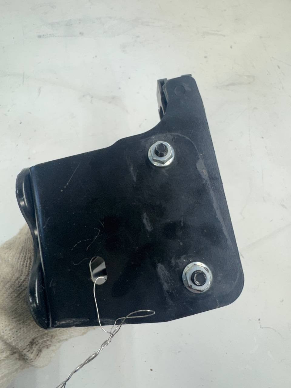 2022 Hino L6 Brake Air Line Mount Bracket Between Cab & Engine Compartment Used