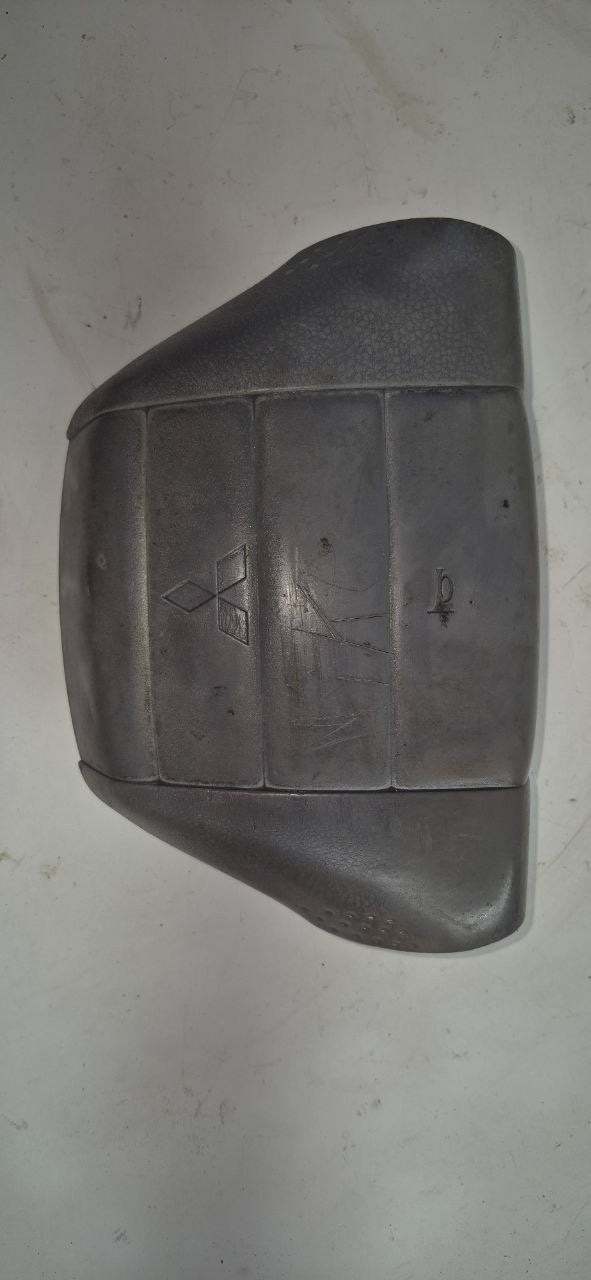 2012-2021 Mitsubishi Fuso Steering Wheel Center Horn Pad Cover Lid