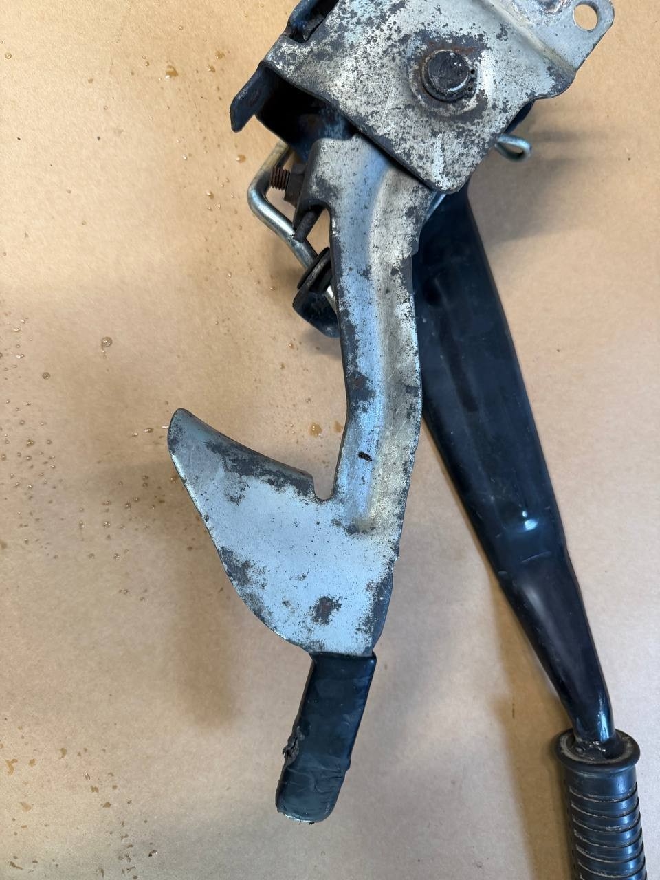 Isuzu NPR 2022 Cab Door Lock Handle Latch Mechanism OEM Used