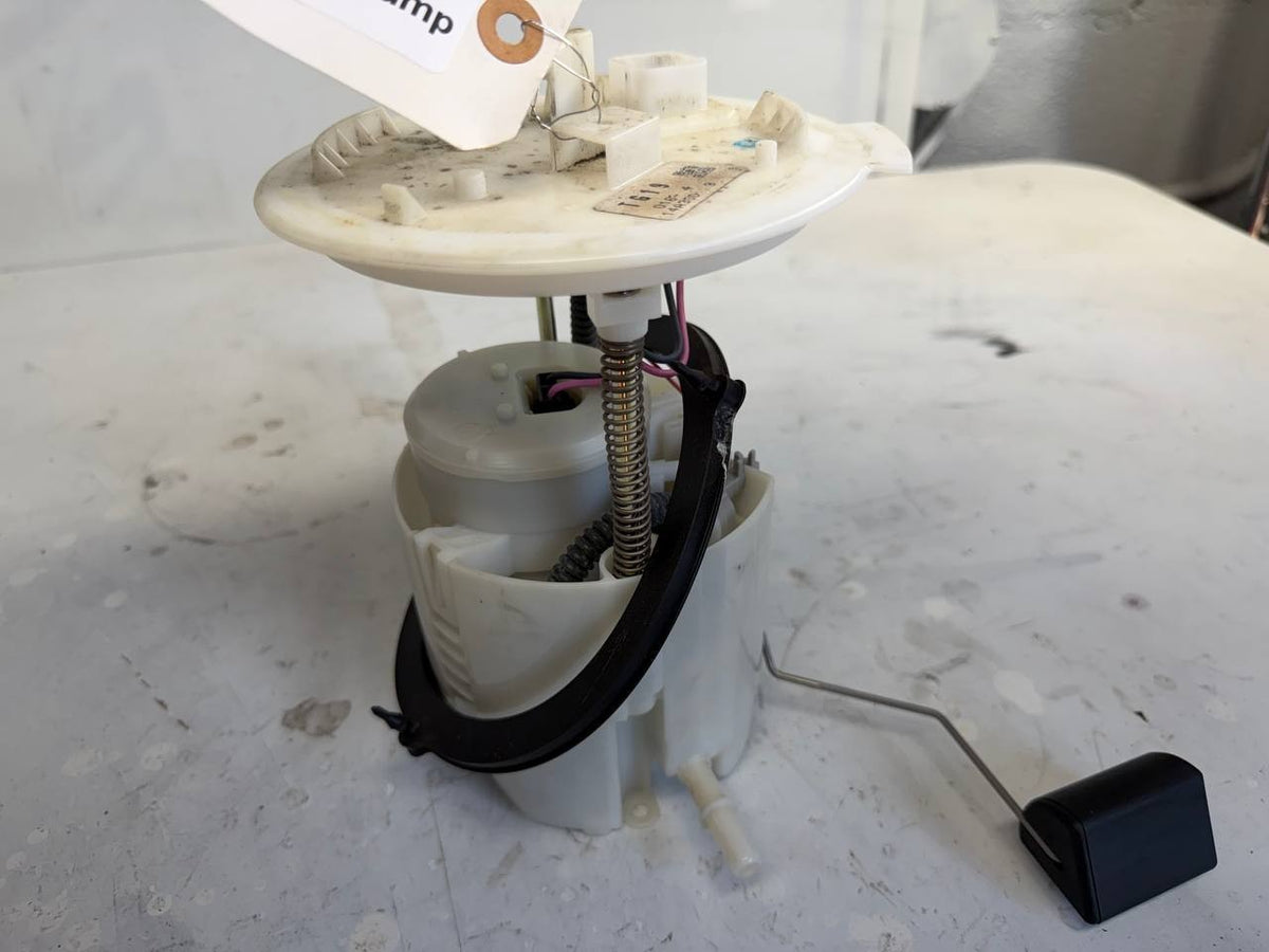 2012 Mazda CX-9 Fuel Pump 101962-6130 OEM