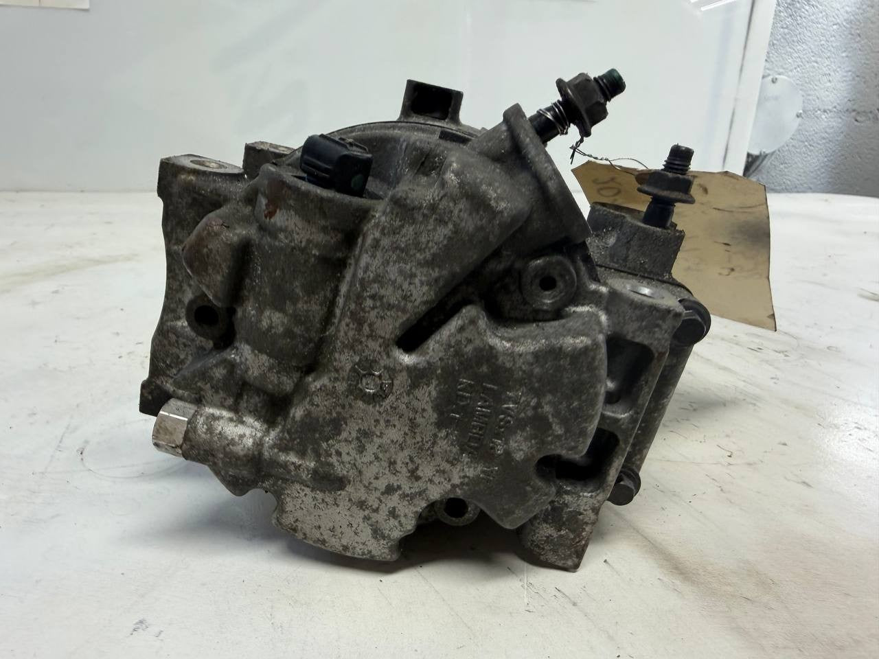 Kia Sedona 2016 A/C Air Conditioning Compressor F500YPCBA08 OEM Used