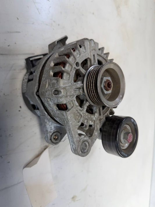 2020 Hyundai Tucson Alternator Generator 373002E820 OEM Used