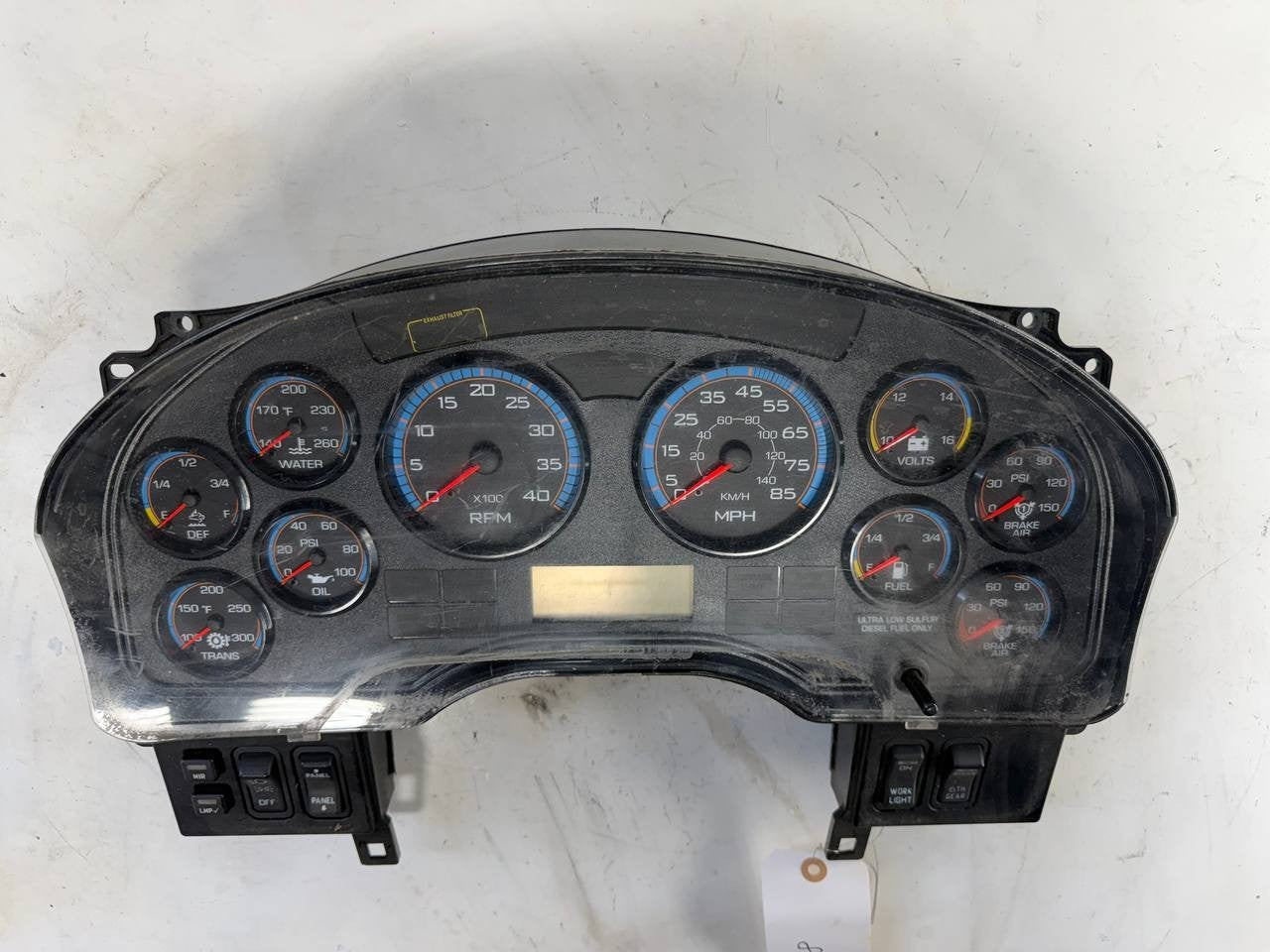 International Instrument Cluster Dash Gauge Assembly 3868370C98 OEM Used