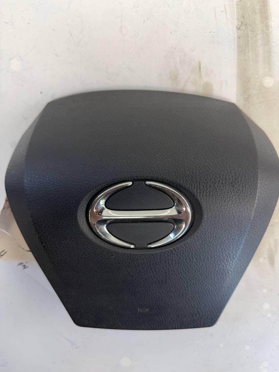2022 Hino L6 Steering Wheel Center Cover Horn Pad OEM Used