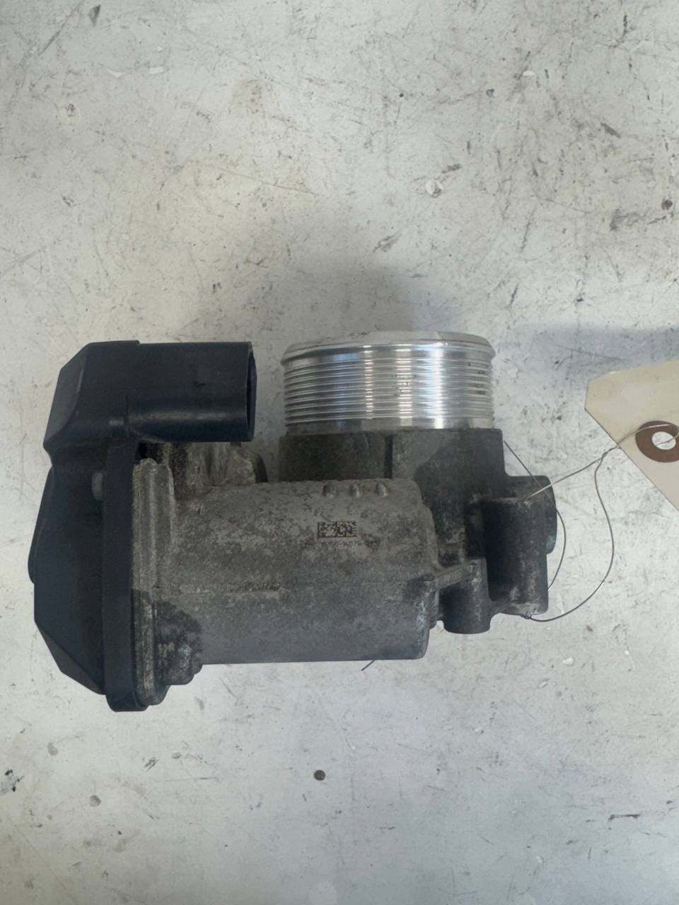 2016 Volkswagen Passat Throttle Body Assembly 06F133062T OEM Used