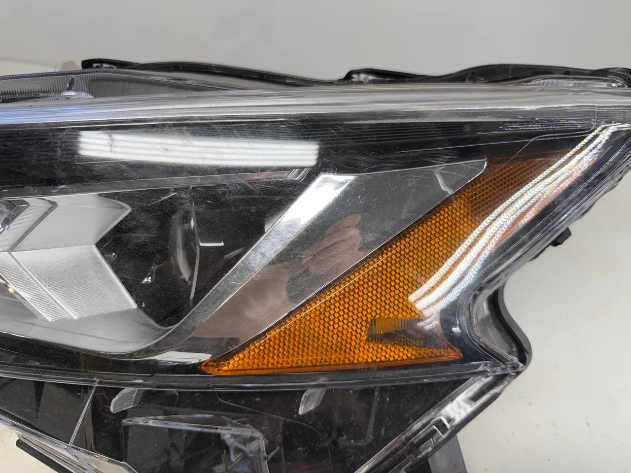 Nissan Altima 2019-2022 Left Side Headlight Headlamp LH OEM LED/Xenon Used