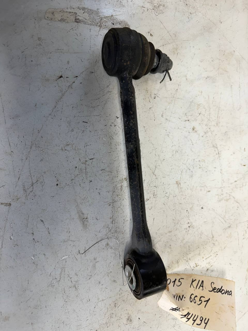 2015 Kia Sedona Control Arm OEM Used