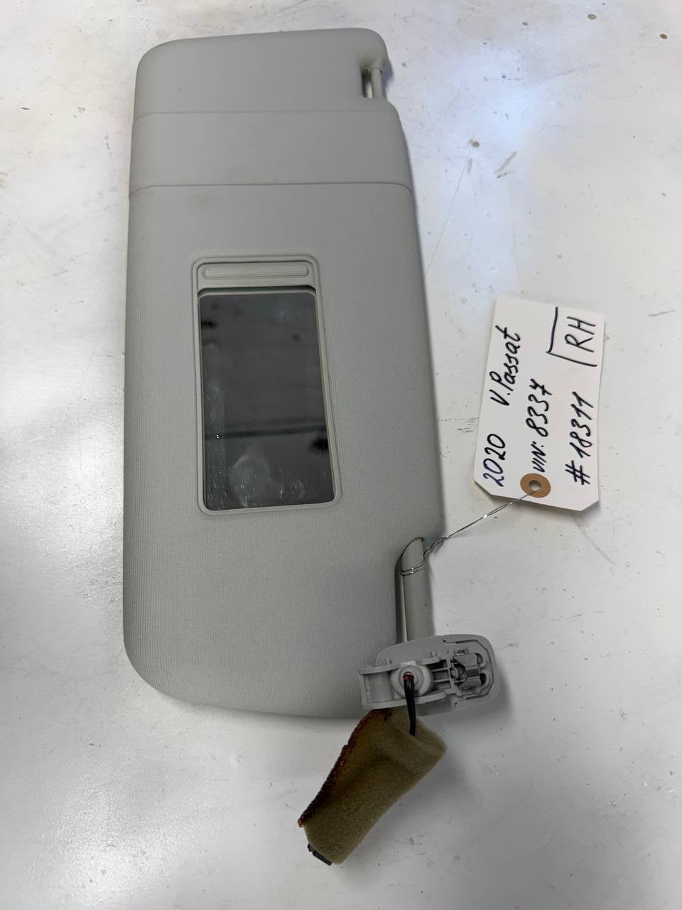 2020 VW Passat Passenger Right Sun Visor RH OEM Used