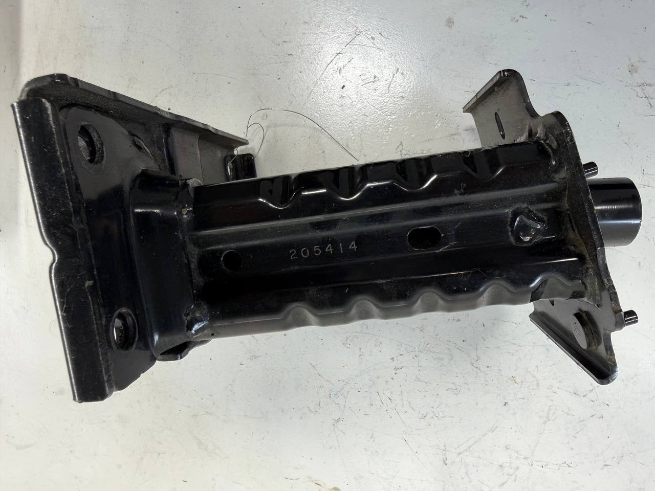 2019 Nissan Rogue Front Bumper Support Bracket LH 622114BA0A OEM Used