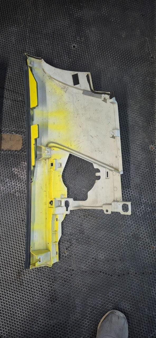 Isuzu Forward Front Corner Panel Set (L/R) 2007-2020